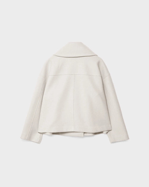 Elara Jacket for Refined Looks Across Transitional Seasons