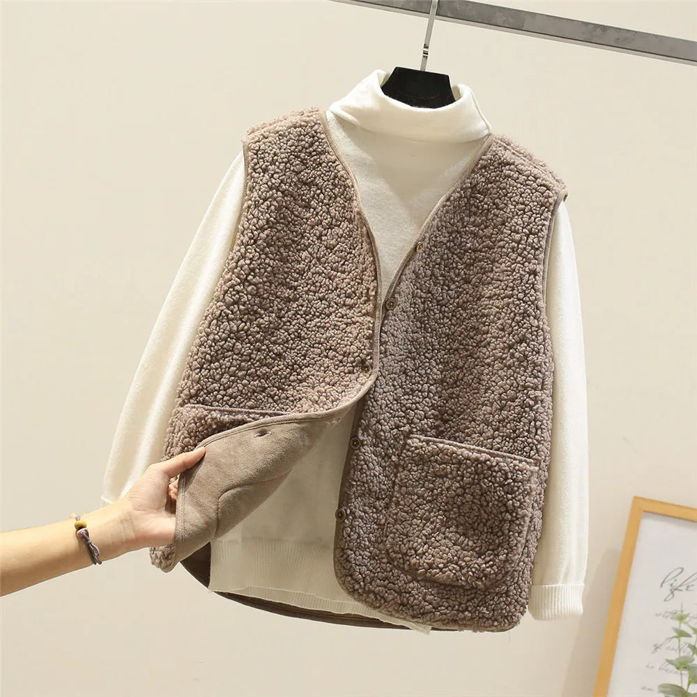 Elara Women's Sleeveless Layered Vest for Autumn Winter