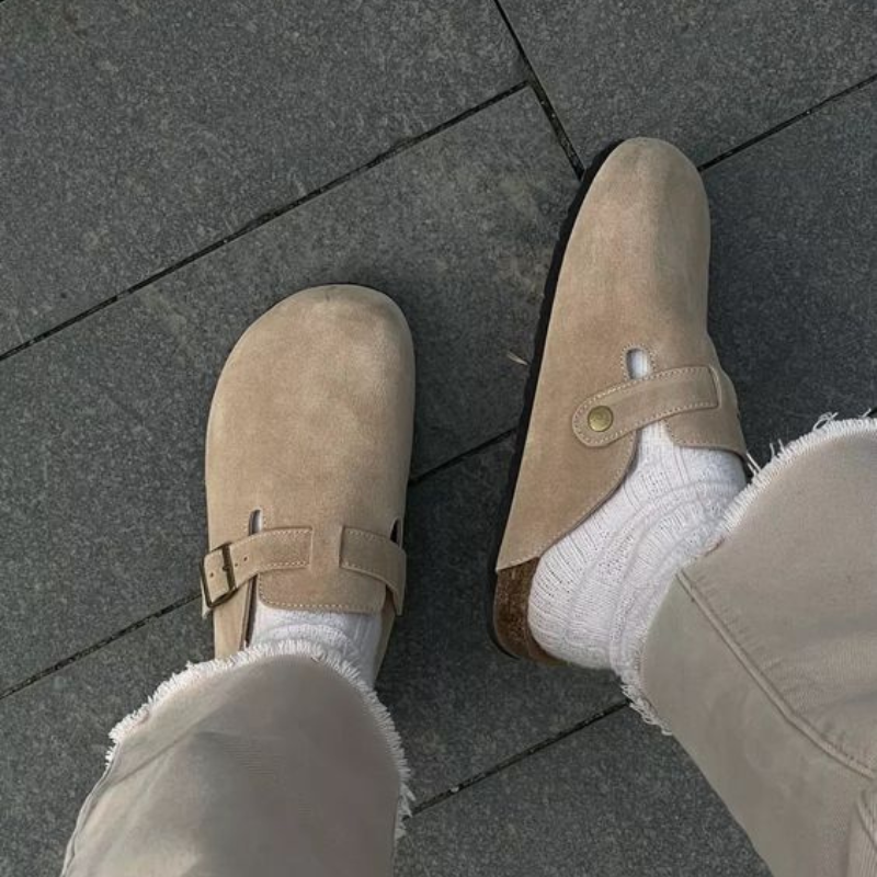 Men's Clogs with Adjustable Buckle for Everyday Use