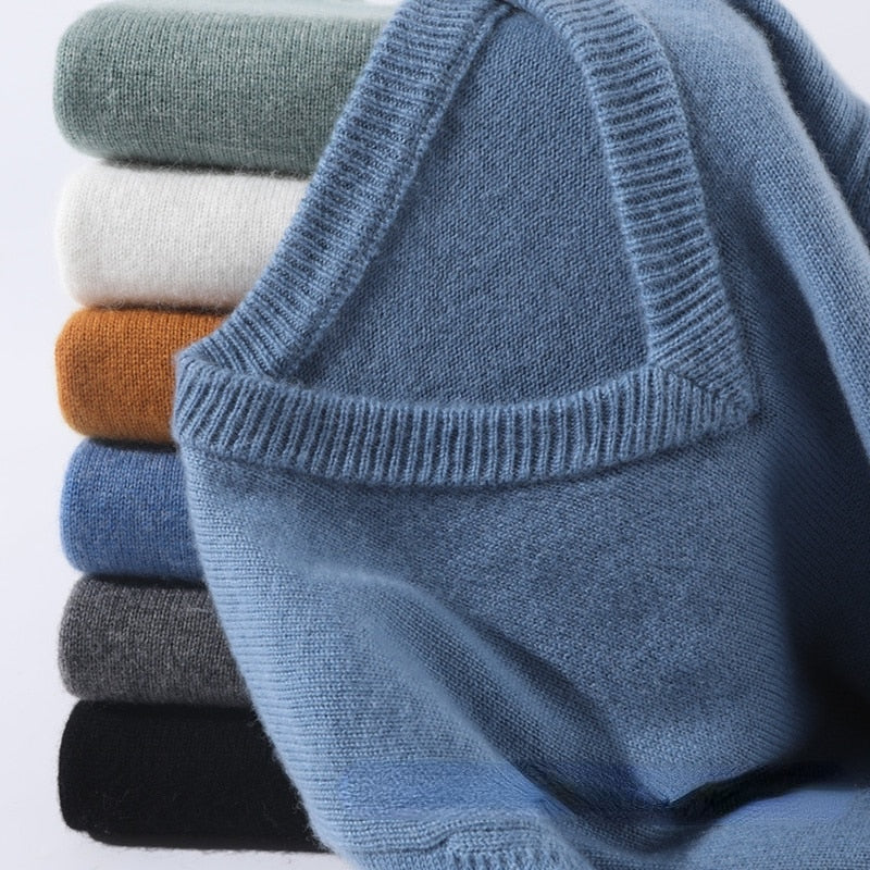 Men's Pullover Sweater for Refined Seasonal Wear