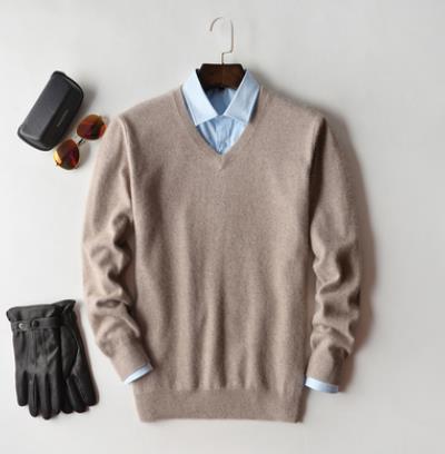Men's Pullover Sweater for Refined Seasonal Wear