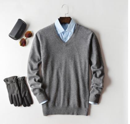 Men's Pullover Sweater for Refined Seasonal Wear