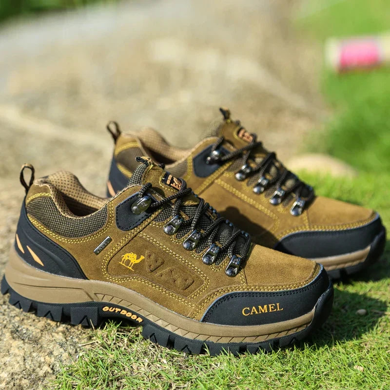 Men's Lace-Up Hiking Shoes, Khaki – outdoor view on grass