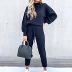 Women's Two-Piece Set for Relaxed Seasonal Wear
