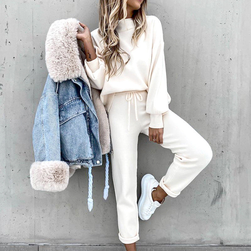 Women's Two-Piece Set for Relaxed Seasonal Wear