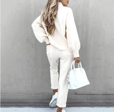 Women's Two-Piece Set for Relaxed Seasonal Wear