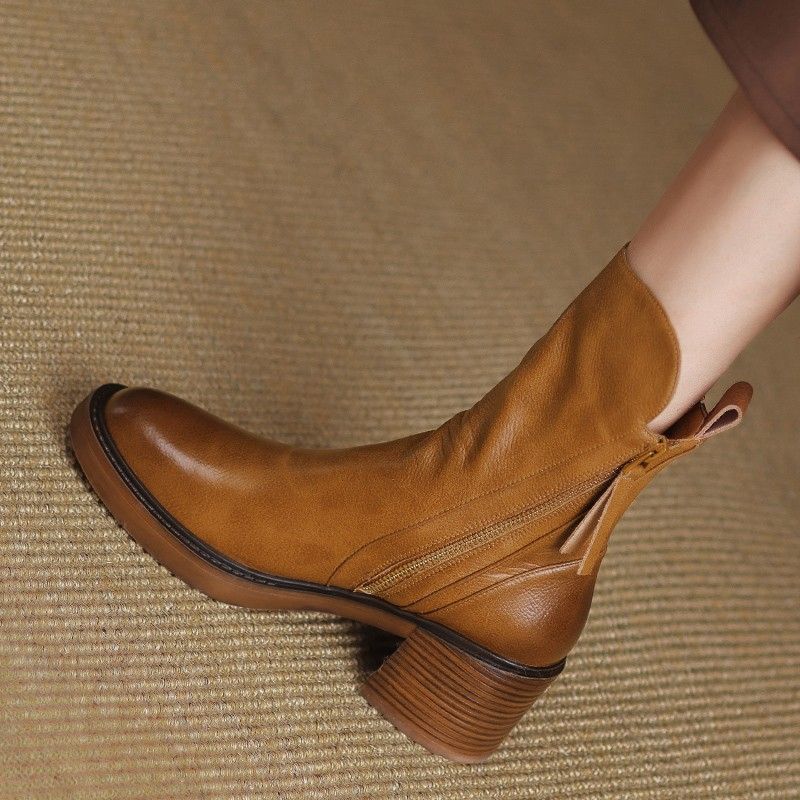 Women's Leather Look Ankle Boots with Block Heel, Brown – toe detail