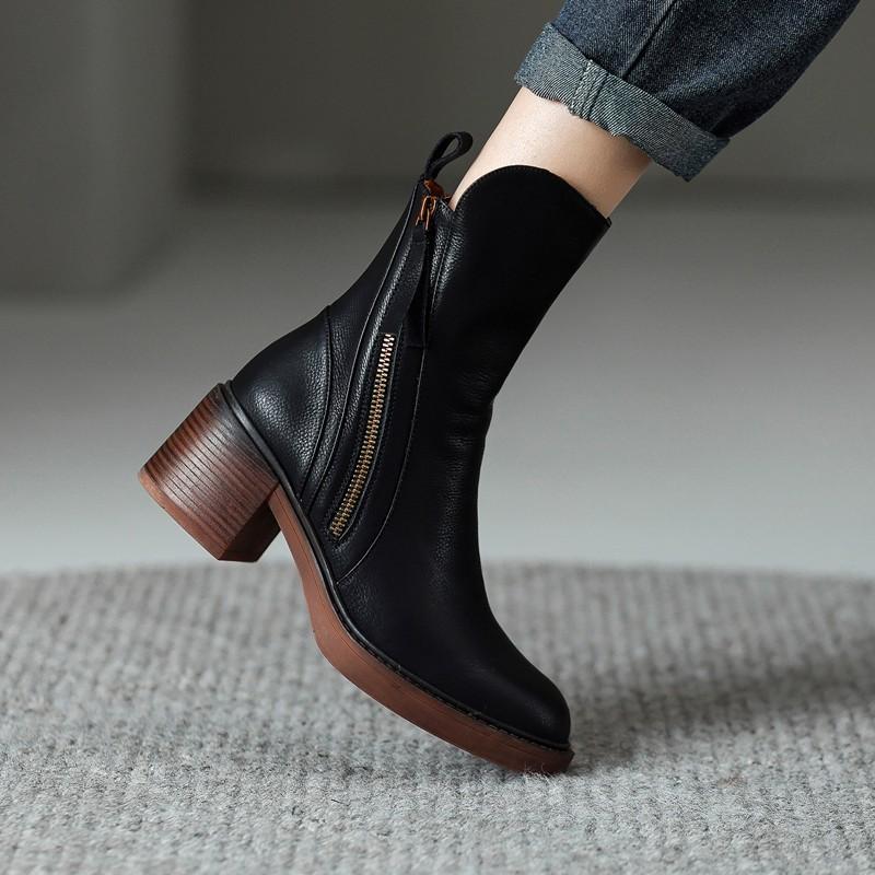 Women's Leather Look Ankle Boots with Block Heel, Black – zip detail