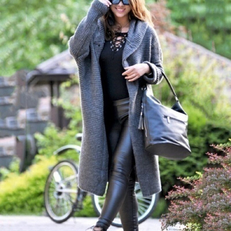 Women's long chunky knit hooded cardigan in gray – front view